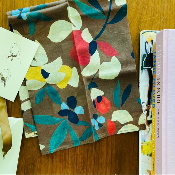 Sezane Accessories - Sezane scarf in new vahine flower print